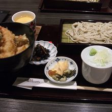 天丼とへぎそばのセット