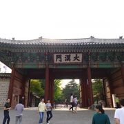 徳寿宮の入口にある正門