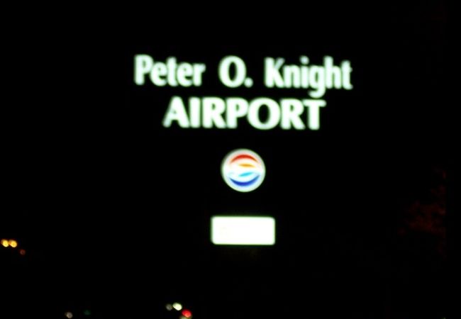 ピーター O ナイト空港 (TPF)