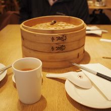 蒸籠が運ばれてきました