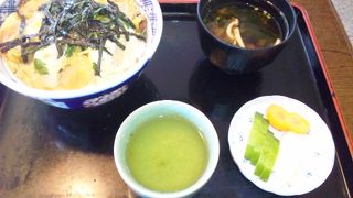 何時行っても、昔風のお蕎麦が食べられるお店です。