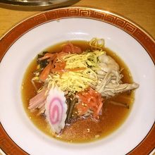 この日のシメは冷麺でした。笑　ナルト、乗ってました。