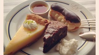 他のビュッフェとはひと味違う品格あるランチが楽しめる