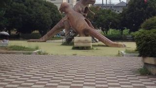 恐竜の滑り台