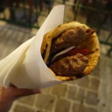 スブラキ2本入りのピタ　ポテトはなし