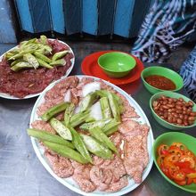 下がヤギのおっぱい肉