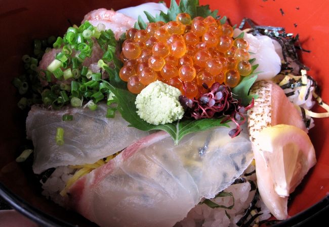 海鮮丼（1,200円）