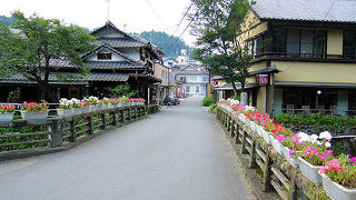 飲用すると胃腸病に効果があるといわれている温泉