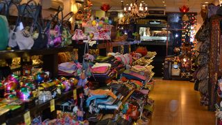 日本語を話す店員がいる