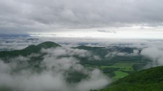 眼下に広大な十勝平野を一望