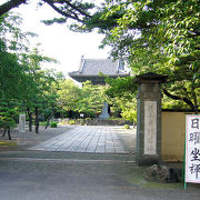 厳かな雰囲気の禅寺