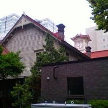 裏側の通りから