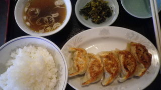 水も焼きもどっちもウマイ！４５０円定食♪「金町餃子」