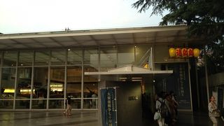 東京に来る修学旅行生に見せるべき