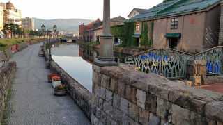 早朝の小樽運河