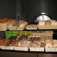 朝食時　多種類のパン