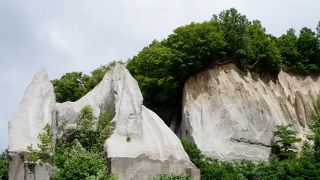 文字通り「石の山」の公園
