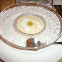 スープ：冷たいコーンスープ