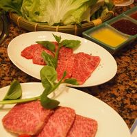 石垣牛、たっぷりの野菜と一緒に食べられます。