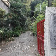 入口・山門にあたる