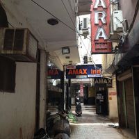 大変わかりづらい所にあり、野犬も多いので夜間は特に気をつけて