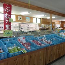 生鮮食品売り場は人気があった