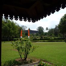 ホテルのレストランから望むボロブドゥール