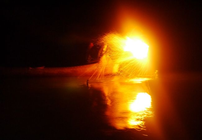 小瀬鵜飼は涼しい川面の熱い漁火