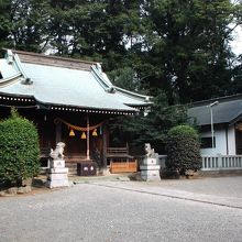 小さい社が八雲神社
