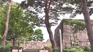 巨大な石垣が・・・凄い