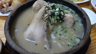ここの参鶏湯がソウルで一番おいしいらしいです。