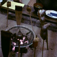 囲炉裏での串焼き