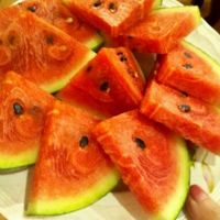 冷蔵庫を開けるとスイカがこんなにたくさん★