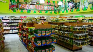 地下のスーパーは便利です