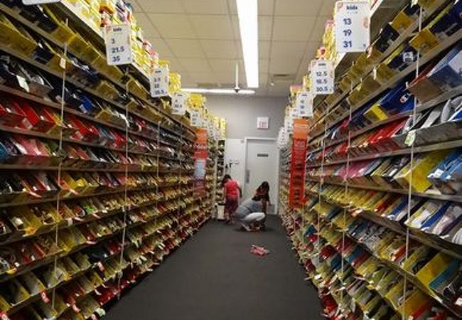 ペイレス シュー ソース (ワイキキタウンセンター店)