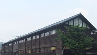 織物工場を利用した施設です。