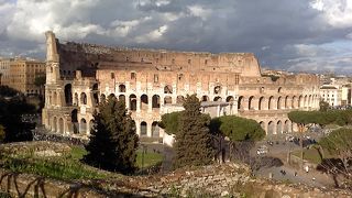 周りは遺跡だらけ