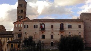 すごい人で真実の口にたどり着けず