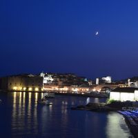 ホテルの窓から見た夜景