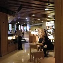 店内のカフェ★