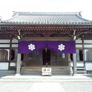 神前神社の隣にひっそりと存在する寺院