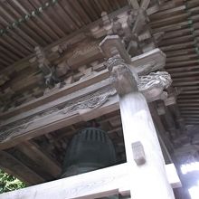 鐘楼・鐘　立派な彫刻