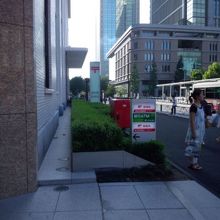 赤いポストが　可愛い