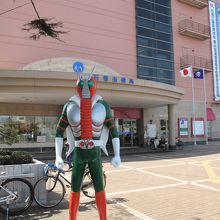 仮設市役所を守っていた仮面ライダーＶ３