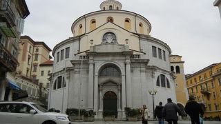 クロアチアのお札に描かれている教会