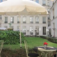 中庭で朝食がとれます