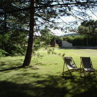 広いお庭でゆっくりくつろげます。