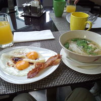 朝食は普通のホリデイインレベルで満足