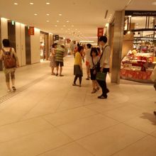 綺麗でウロウロしているだけでも良いですよね〜