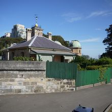 景色は丘を登ってから見てください。あえて写真は載せません！